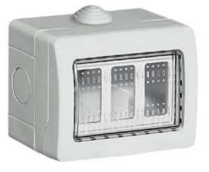 Contenitore cassetta 3 posti stagno c/portello da parete IP55 per serie Gewiss System e serie Magic